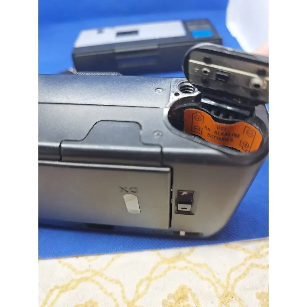 Vivitar 35AF Auto focus Vintage 35 mm Film Camera & Kodak Instamatic 40- Working
